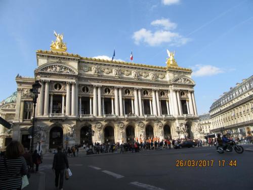 март, париж 270.JPG