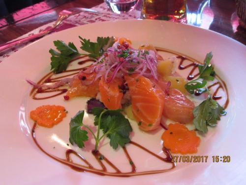 март, париж 697.JPG