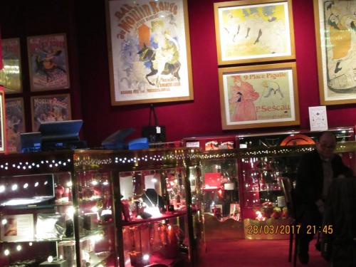 март, париж 1174.JPG