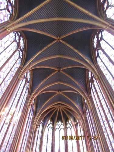 март, париж 2107.JPG