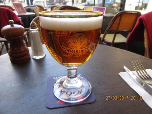 март, париж 860.JPG