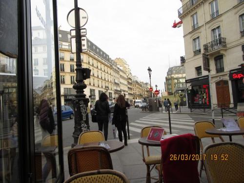 март, париж 333.JPG