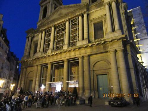 март, париж 2325.JPG