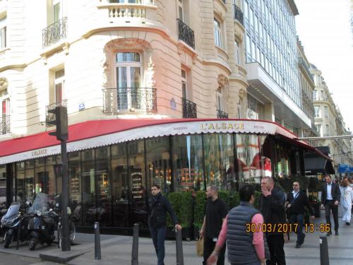 март, париж 1694.JPG