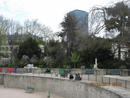 март, париж 974.JPG