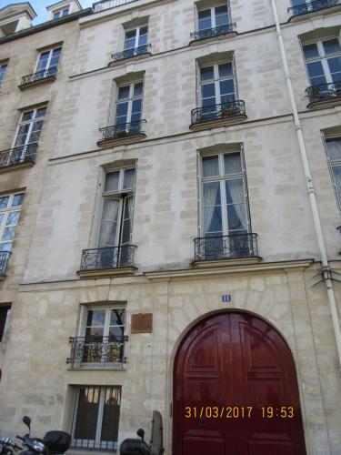 март, париж 2269.JPG