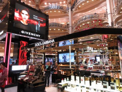 март, париж 222.JPG