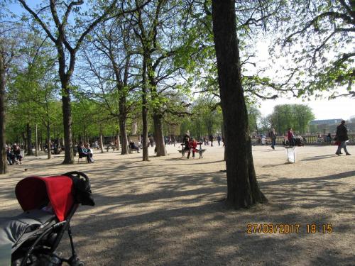 март, париж 839.JPG