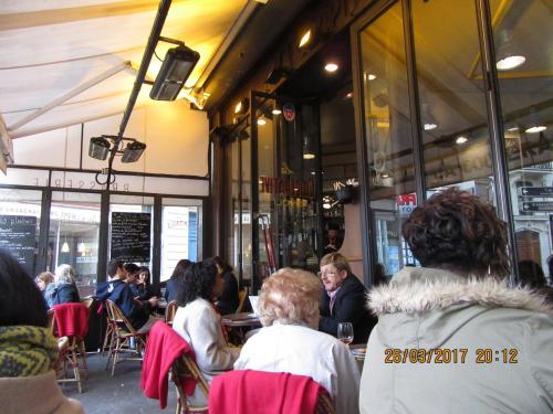 март, париж 337.JPG