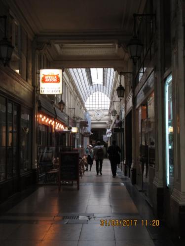 март, париж 2004.JPG