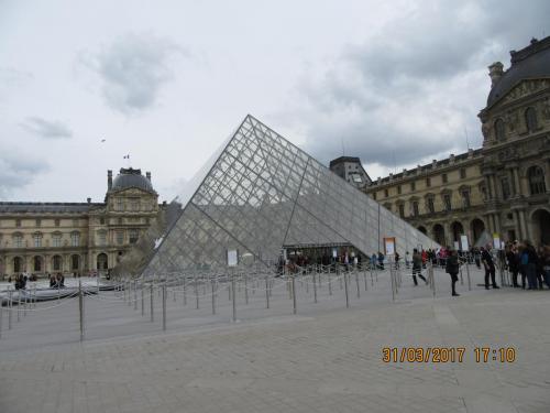 март, париж 2067.JPG