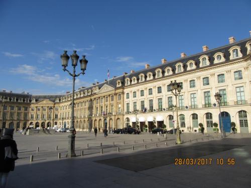 март, париж 896.JPG