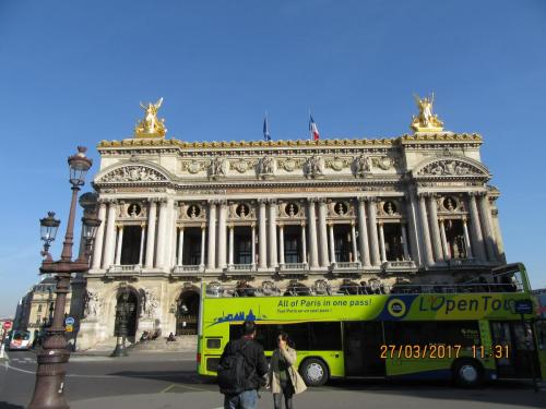 март, париж 440.JPG