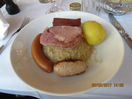 март, париж 1704.JPG