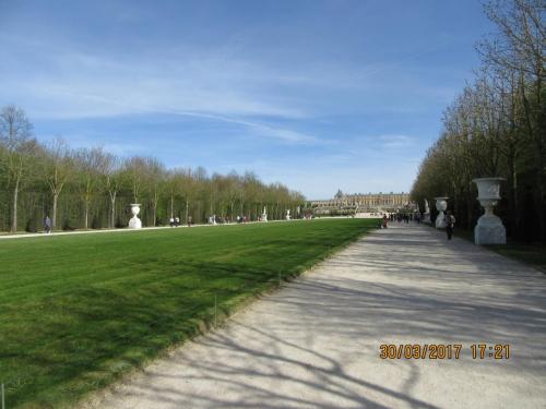 март, париж 1772.JPG