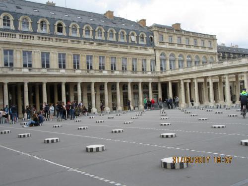 март, париж 2064.JPG