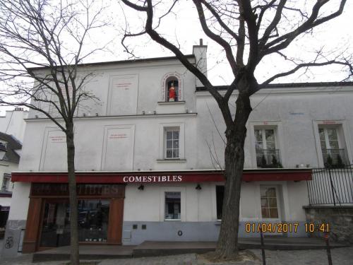 март, париж 2349.JPG