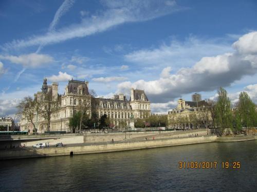 март, париж 2214.JPG