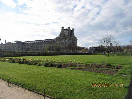 март, париж 908.JPG