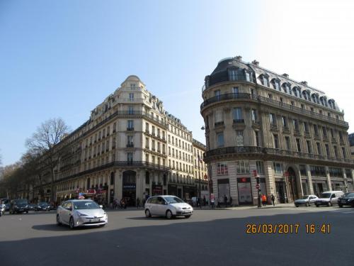 март, париж 241.JPG