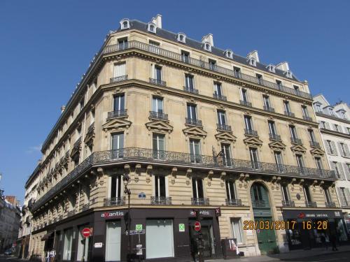 март, париж 212.JPG