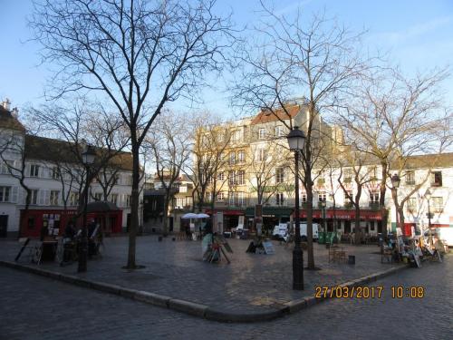 март, париж 414.JPG