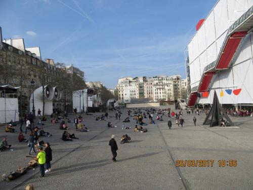 март, париж 301.JPG