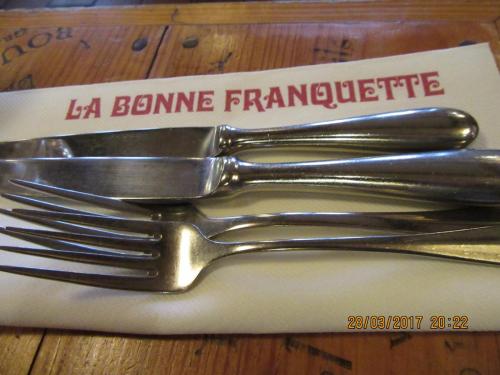 март, париж 1146.JPG