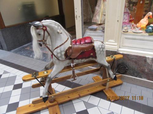 март, париж 1993.JPG