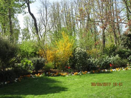 март, париж 1682.JPG