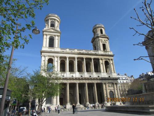 март, париж 730.JPG