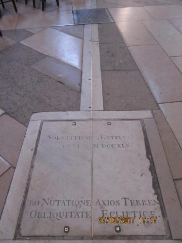 март, париж 748.JPG