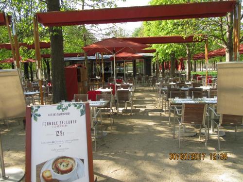 март, париж 1512.JPG