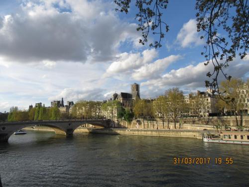 март, париж 2272.JPG