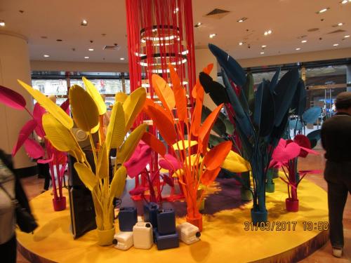 март, париж 2037.JPG