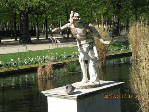 март, париж 1503.JPG