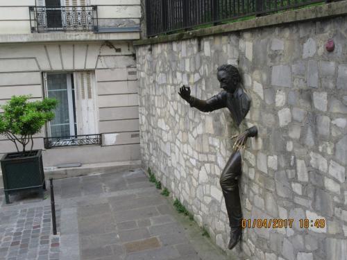 март, париж 2367.JPG