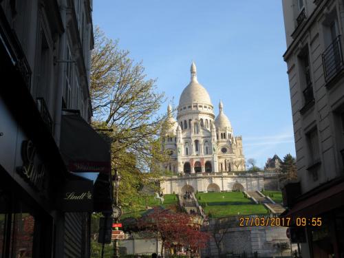 март, париж 388.JPG