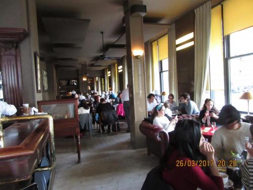 март, париж 338.JPG