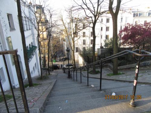 март, париж 410.JPG