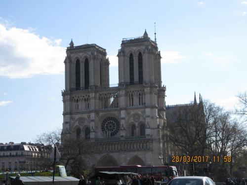 март, париж 917.JPG