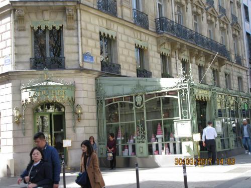 март, париж 1714.JPG