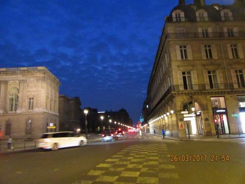 март, париж 368.JPG