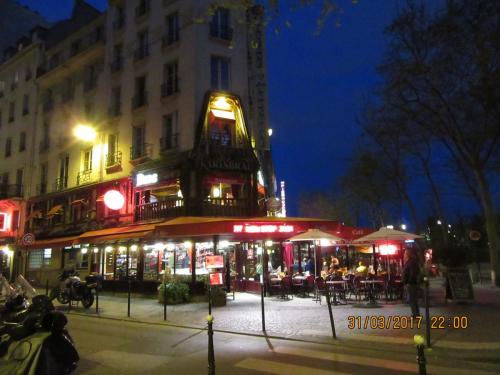 март, париж 2328.JPG