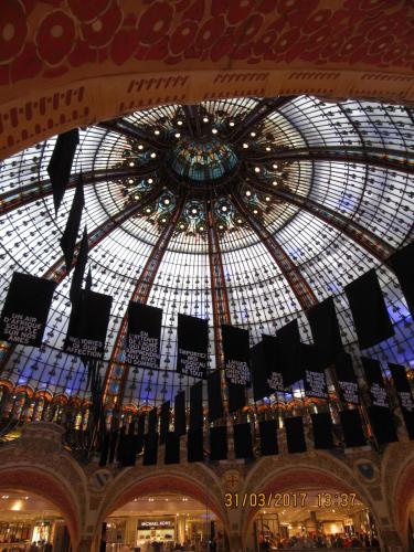 март, париж 2032.JPG