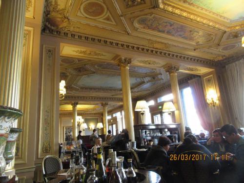 март, париж 262.JPG