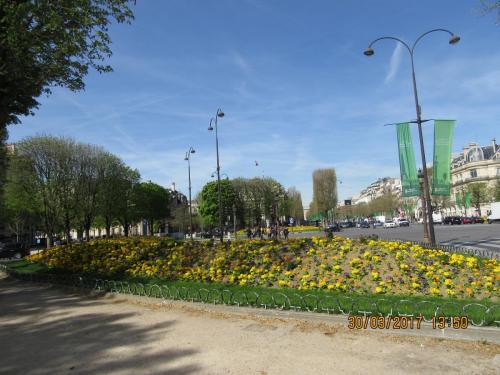 март, париж 1690.JPG