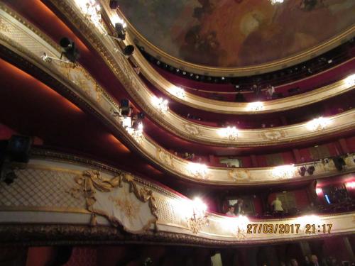 март, париж 879.JPG