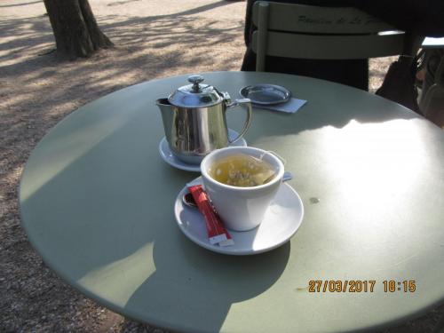 март, париж 838.JPG