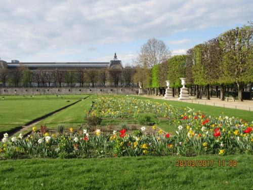 март, париж 904.JPG